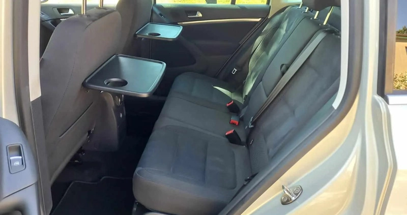 Volkswagen Tiguan cena 52900 przebieg: 189300, rok produkcji 2012 z Bielawa małe 277